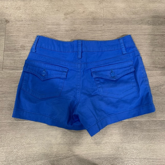 Women’s shorts - Picture 2 of 3